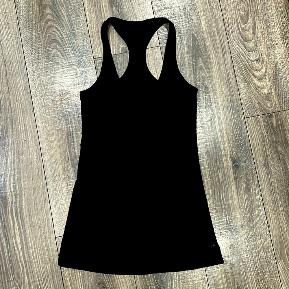 Lululemon Cool Racerback size 6 back has lace overlay